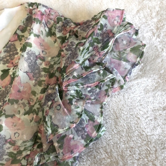 NWT Senlis Floral Fruit Elaine Ruffle V-Neck, M - Picture 9 of 16